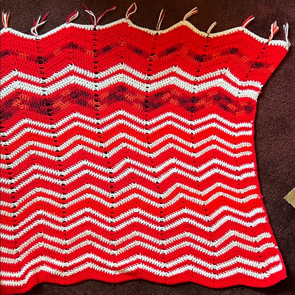 Red and White Chevron Knit Blanket